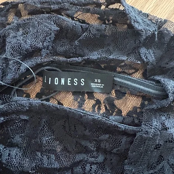 Lioness lace maxi dress - Picture 5 of 6